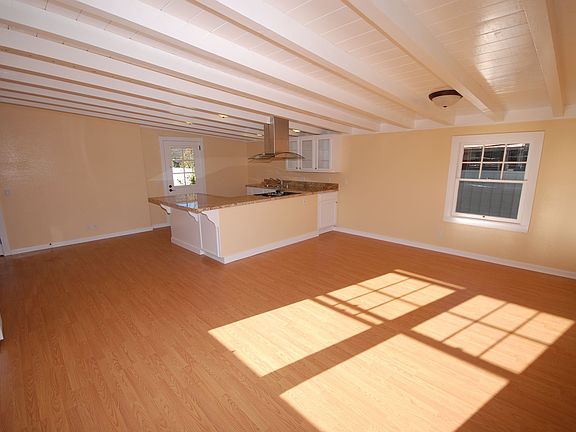 4th image of 323 Mellifont Ave
