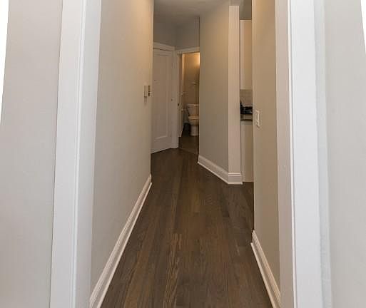 4th image of 5053 N Damen Ave