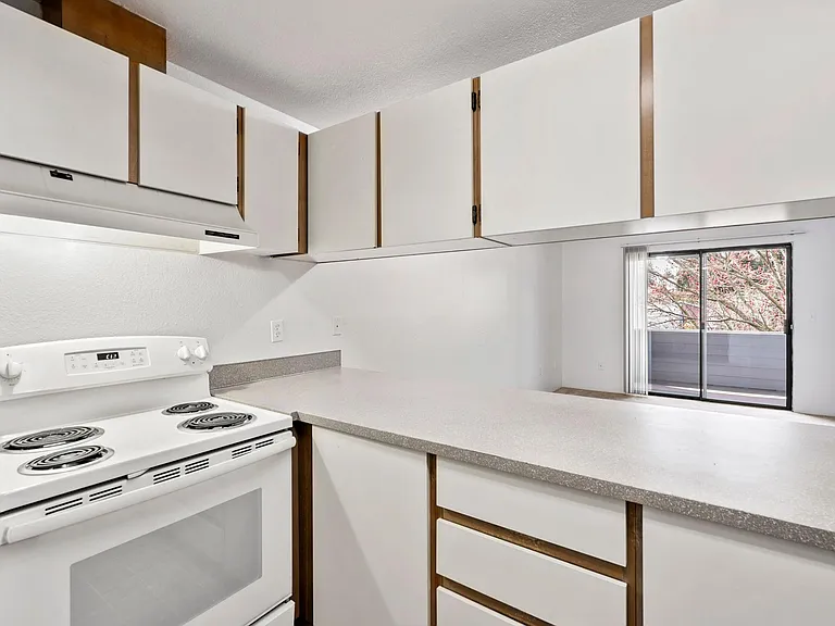 Michelle Apartments — Photo 17