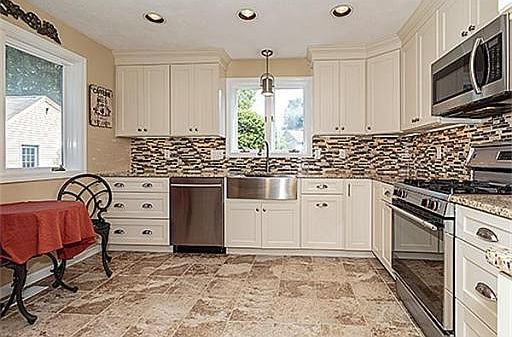 3rd image of 30 Monadnock Dr