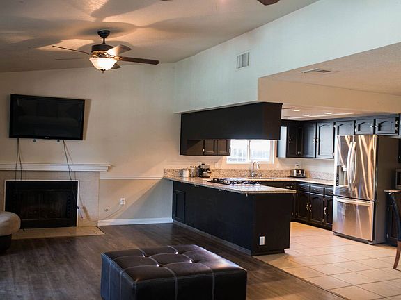 4th image of 1375 Stanford Pl