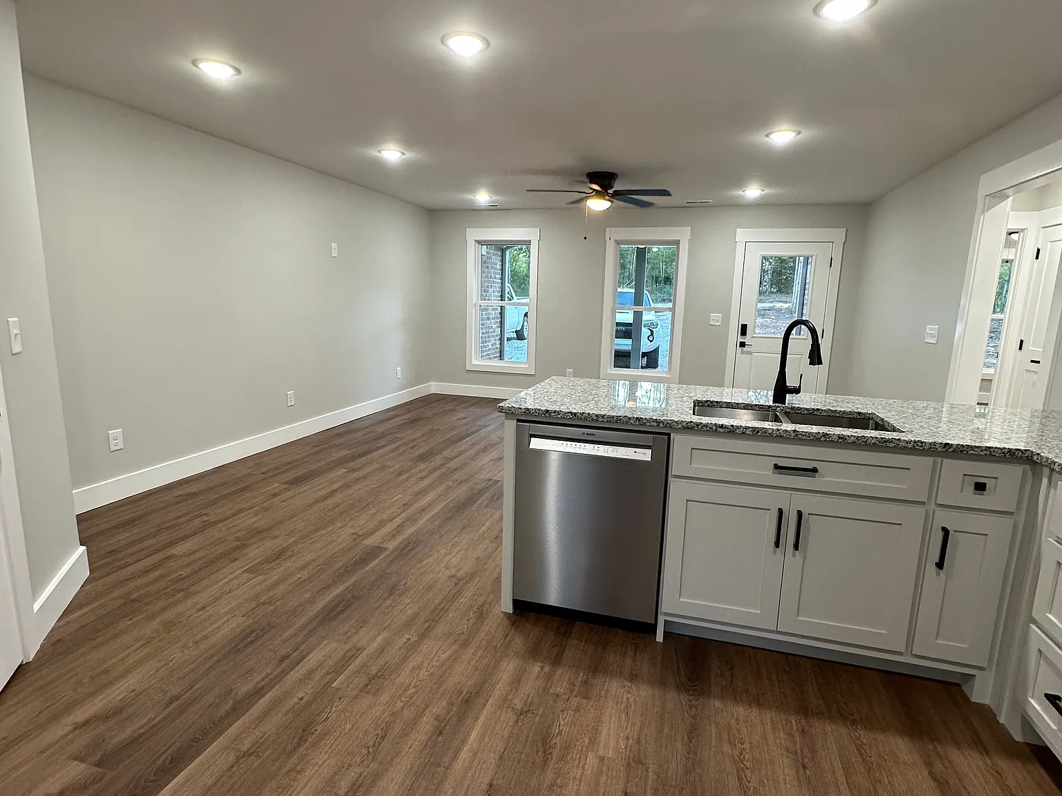 154 Turnpike Rd — Photo 2