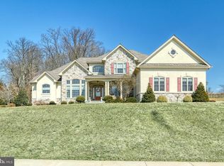 522 Hamlet Dr W, Spring Grove, PA 17362