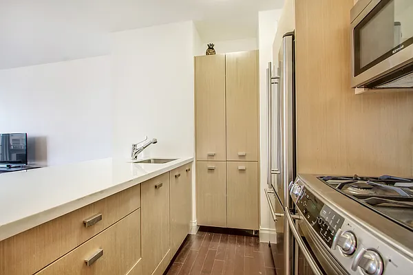 Rented by Compass | media 13