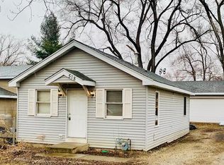 518 Santa Barbara Rd, Lakemoor, IL 60051