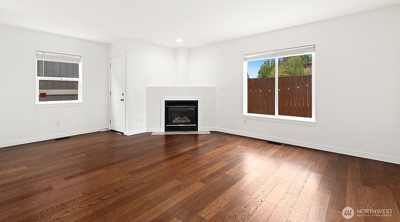 5th image of 2428 NE 13th Street