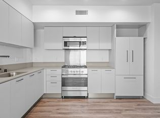 Elmwood Row, Los Angeles, CA 90004