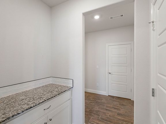 5th image of 620 Bonnie St