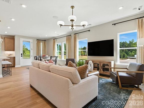 4th image of 459 Nash St