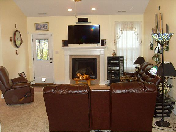 4th image of 5040 Dovewood Way