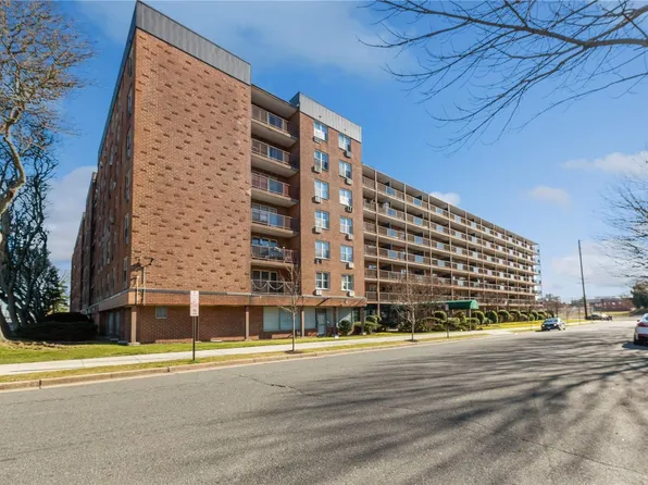 20 Wendell Street #19F, Hempstead, NY 11550