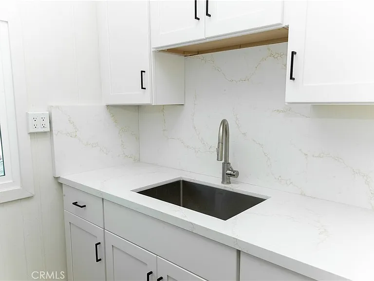 357 Mermaid St #B — Photo 5