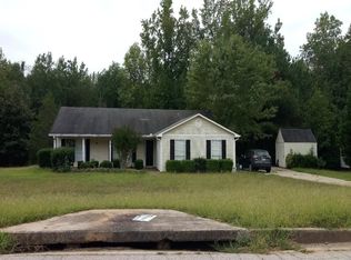 325 Shelley Ln, Locust Grove, GA 30248