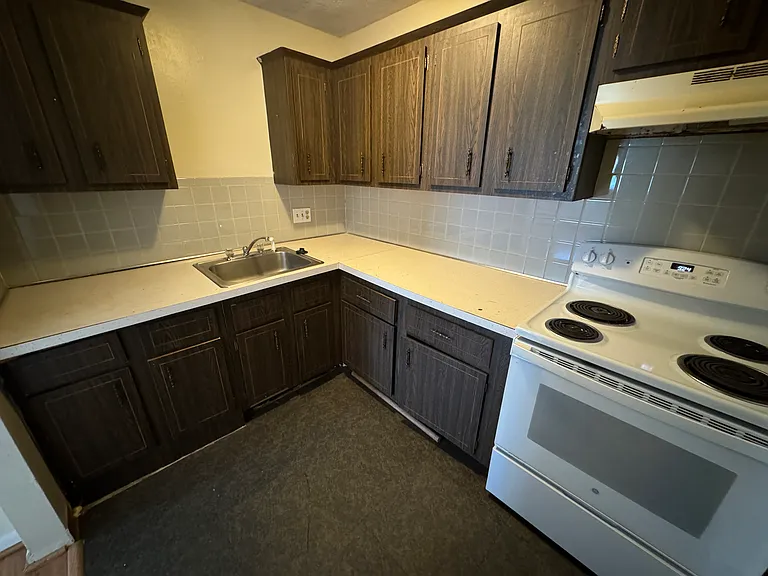 135A Winthrop St #4 — Photo 5