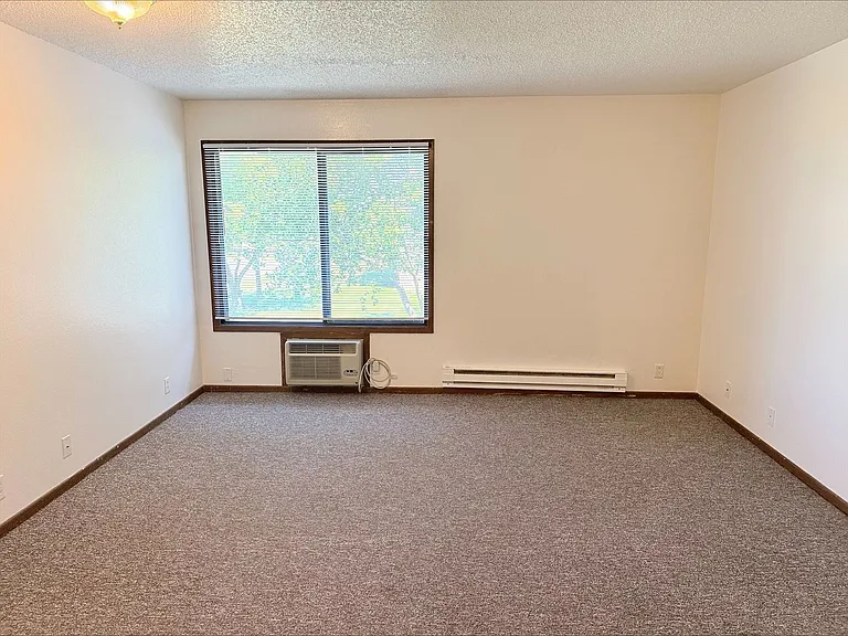 1216 S G Ave — Photo 39