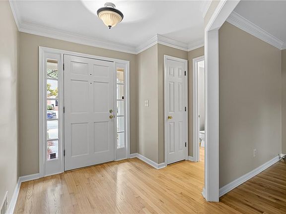3rd image of 130 Bruton St