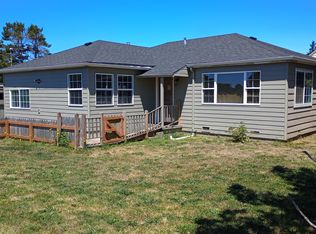 208 NW 15th St, Newport, OR 97365
