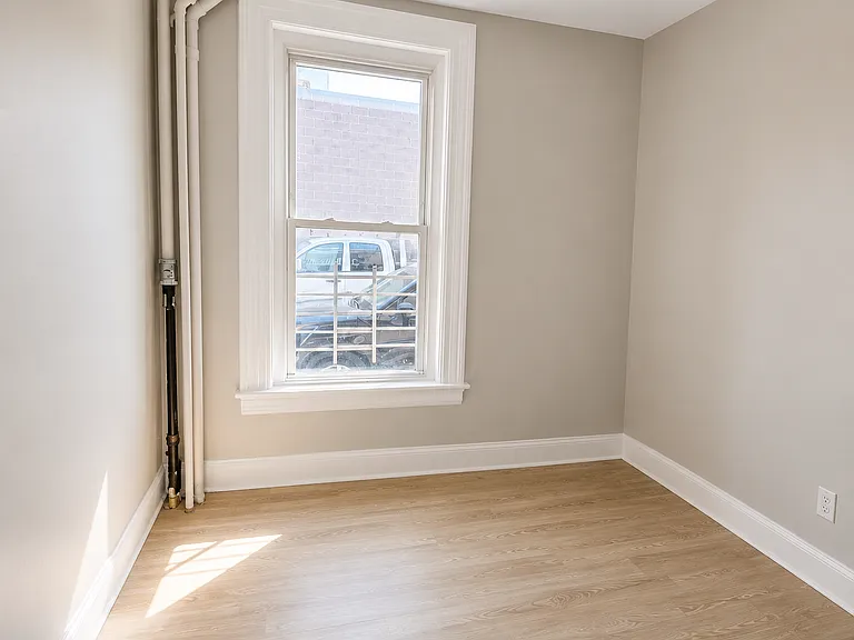 240 William St #1 — Photo 5