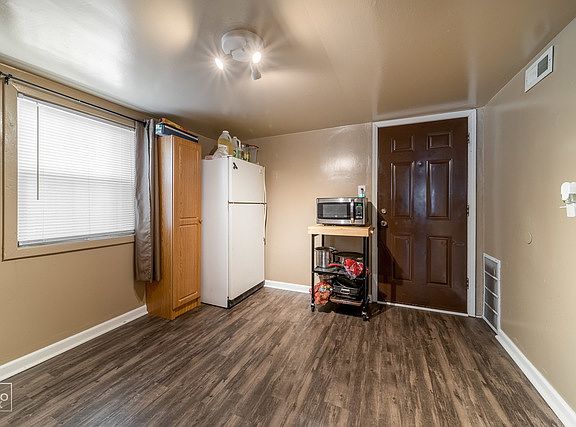 5th image of 727 E 92nd St