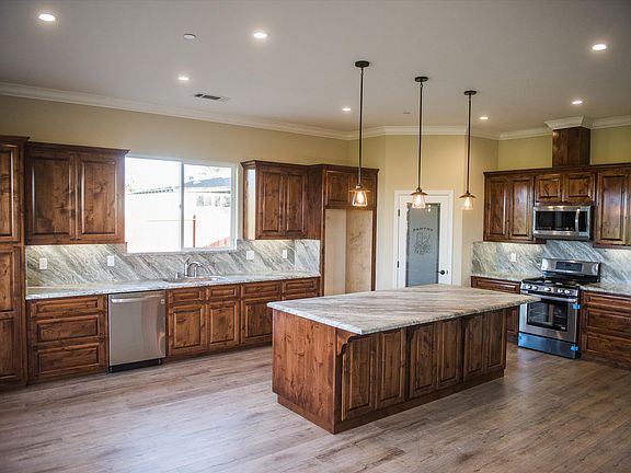 2nd image of 245 Jonquil Ln