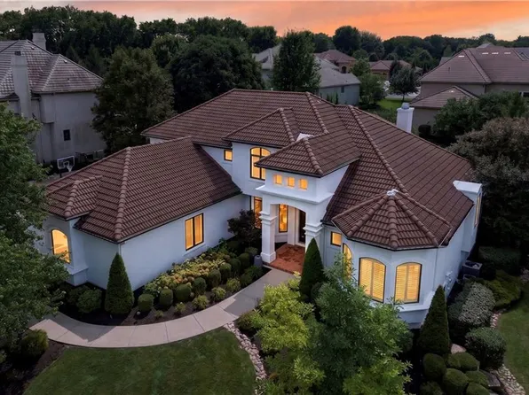 14704 Juniper St, Leawood, KS 66224