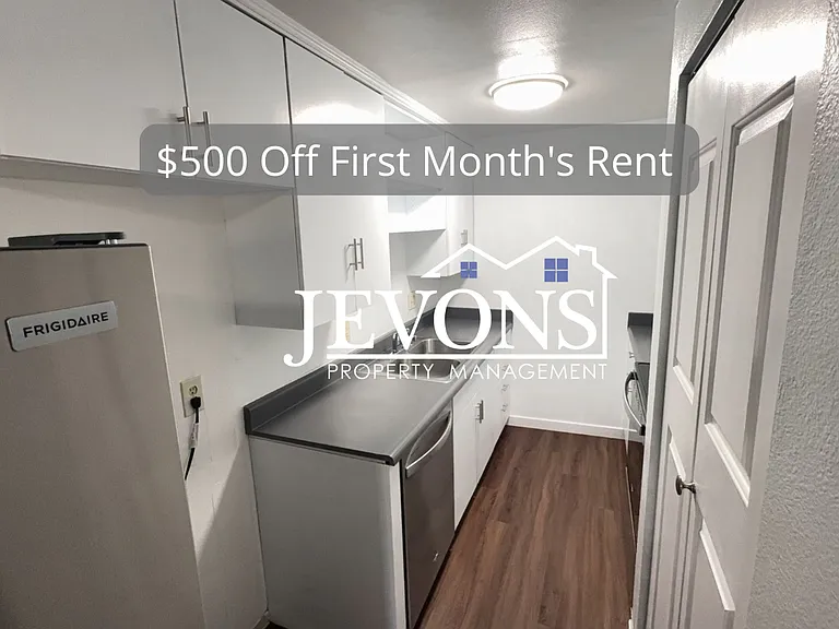 2414 N St NE #C — Photo 1