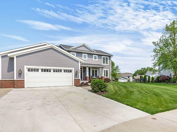 3rd image of 3933 Sunbrook Ct