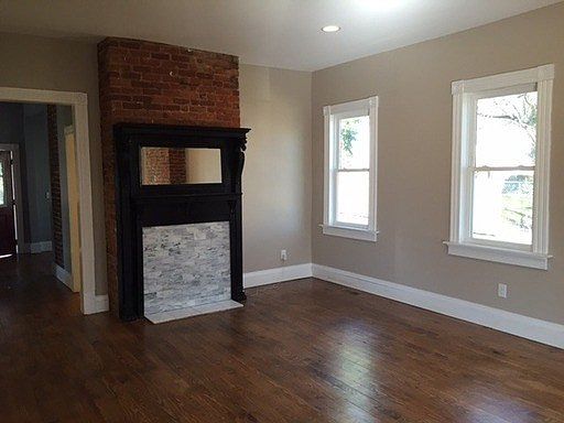 3rd image of 2402 Lamb Ave