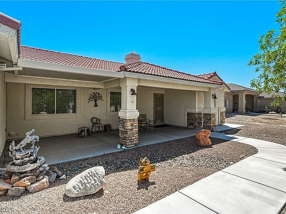 3rd image of 3001 S Torrey Pines Ave