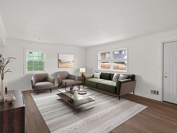 5th image of 1685 Fremont Ave