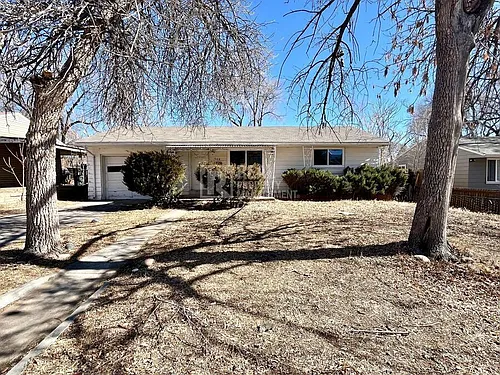 609 Manitoba Dr Photo 1