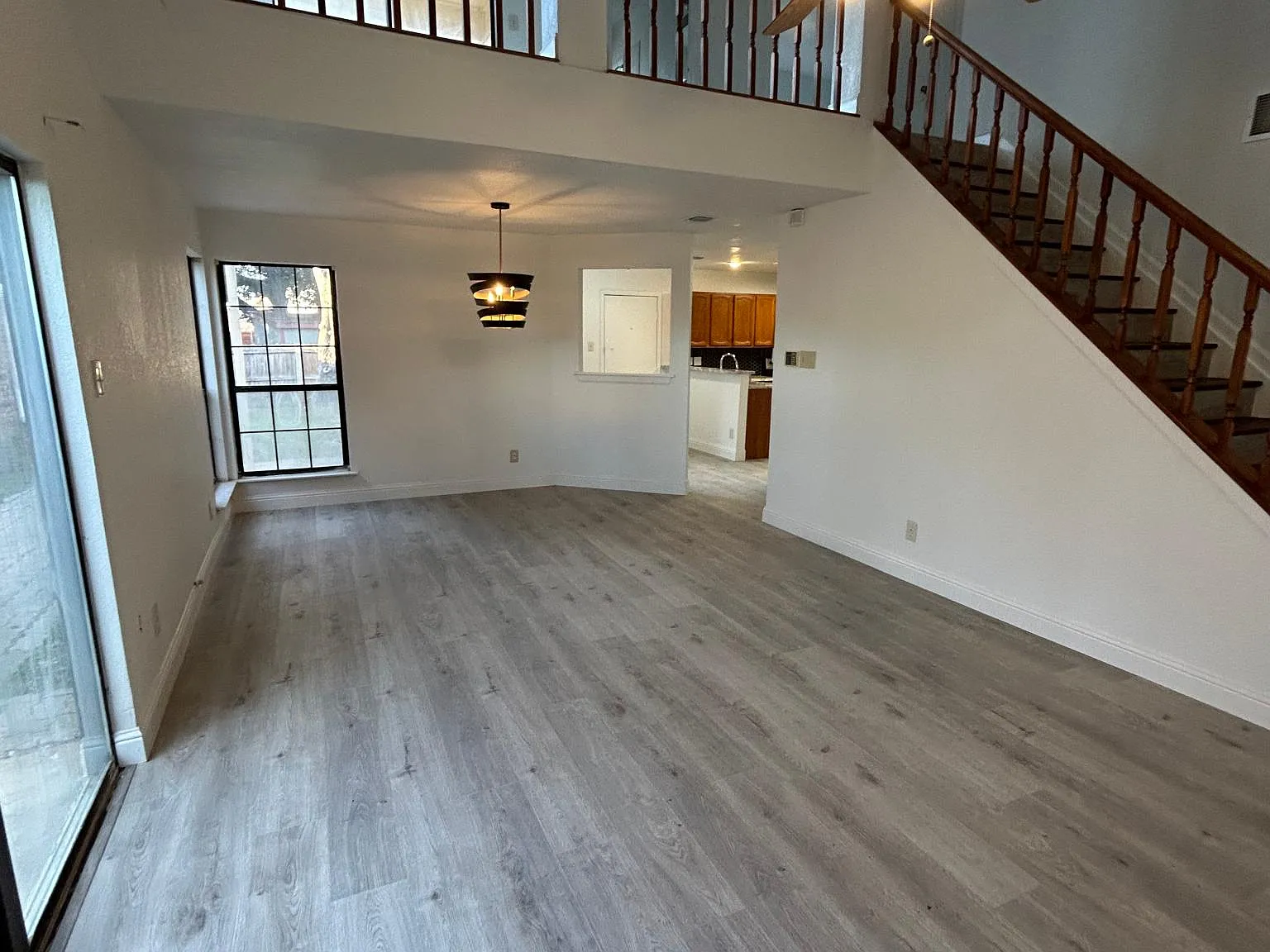 3 bed, 1576 sqft, $2,100 — Photo 4