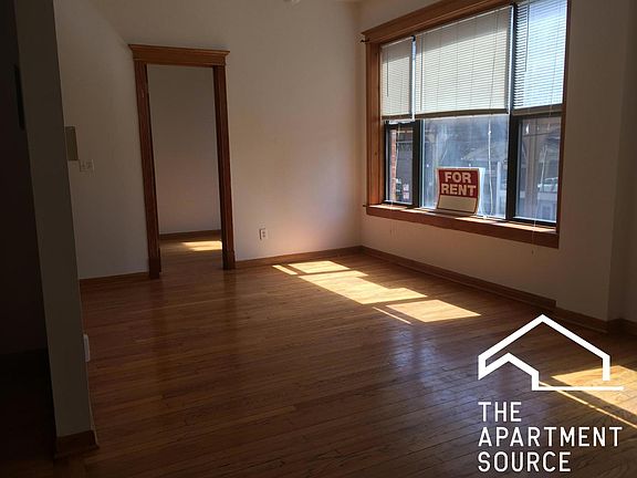 3rd image of 3420 N Paulina St APT 2W