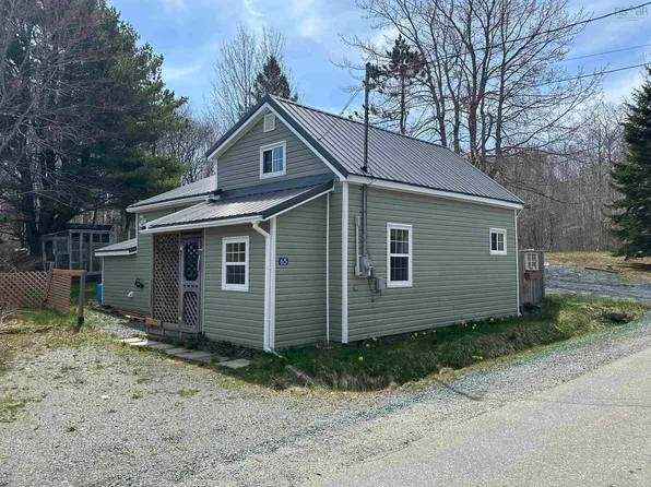 65 Town Lake Rd, Liverpool, NS B0T 1P0