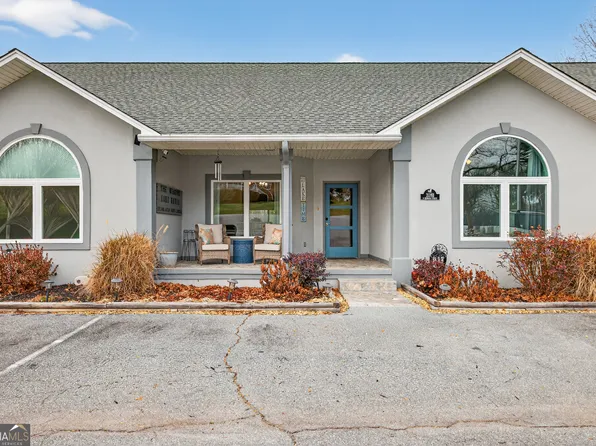 209 N Berrong St, Hiawassee, GA 30546