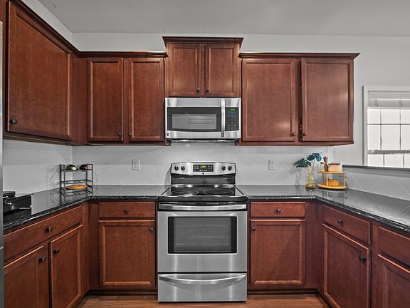 4th image of 509 Romper Rd