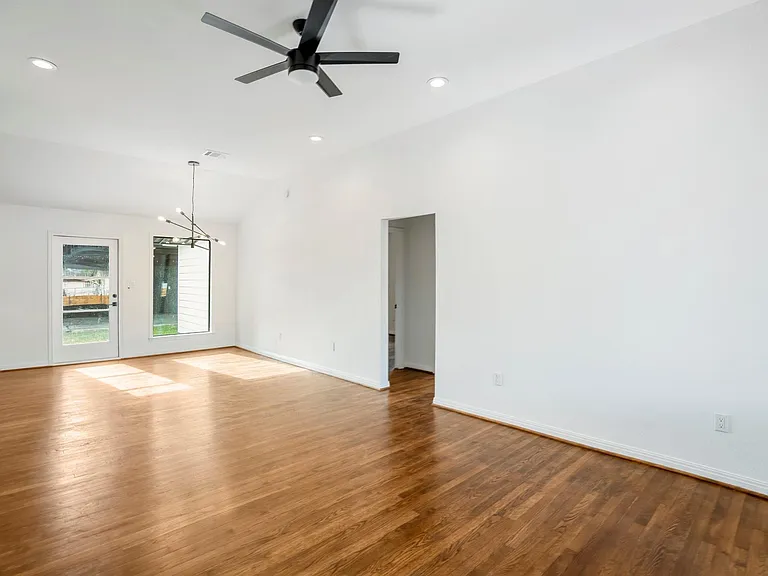 4206 Gano St — Photo 4