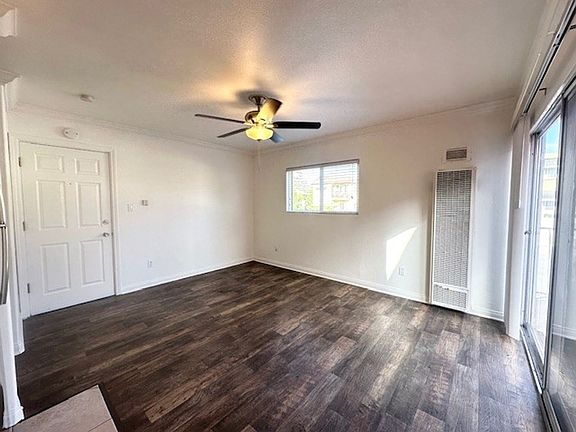 4th image of 3560 6th Ave #10