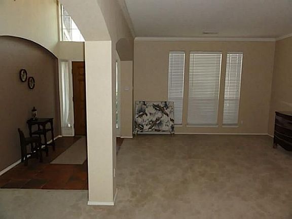 2nd image of 4908 Summer Oaks Ln
