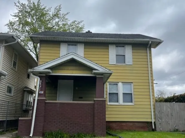 3421 Smith St, Fort Wayne, IN 46806