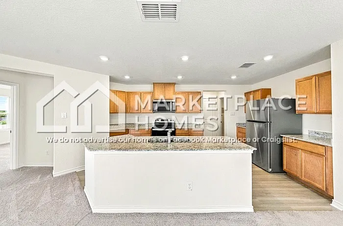 6 bed, 3.5 bath, 2968 sqft, $2,000 — Photo 4