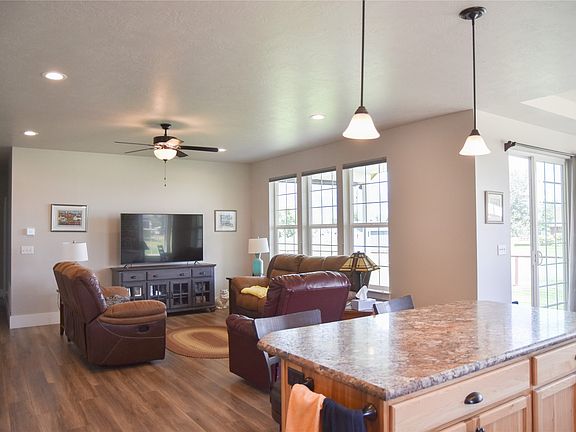 3rd image of 270 Tyra Lea Ln