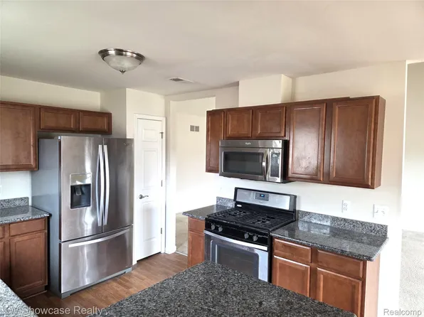 29445 Woodpark Circle #36, Warren, MI 48092