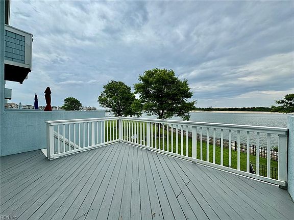 2nd image of 9548 Bay Front Dr