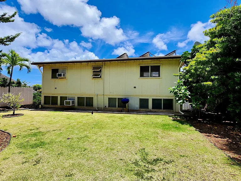 3353 Sierra Dr — Photo 12