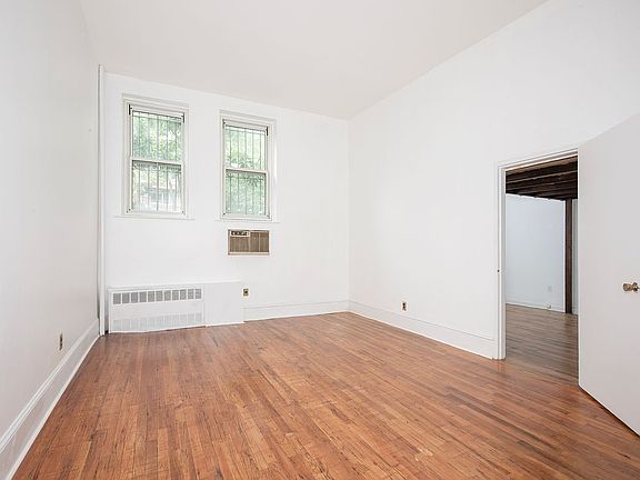 3rd image of 92 Horatio St APT 1I