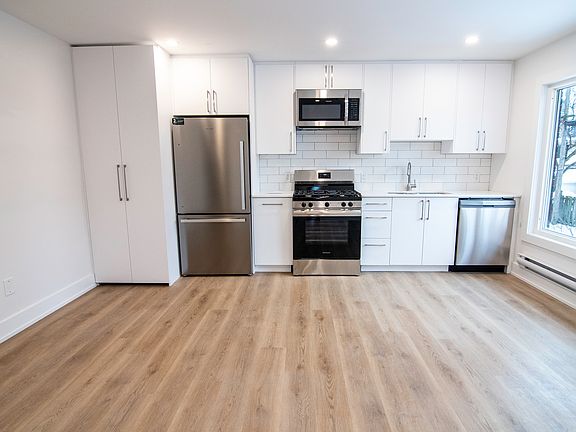 4th image of 142 Young St #A