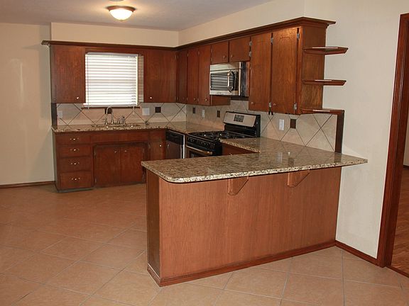 3rd image of 2119 Canary Dr