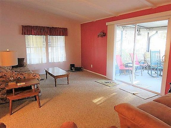 5th image of 28944-61 Hubbard St