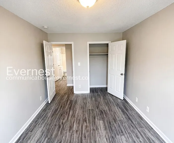 320 Donna Dr — Photo 17
